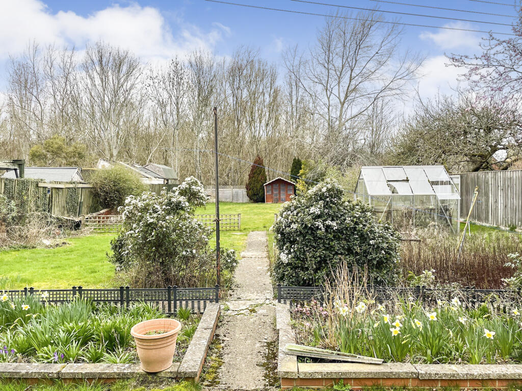 Pinehurst Cottages, Thornhill Road, Swindon, SN3 photo 2