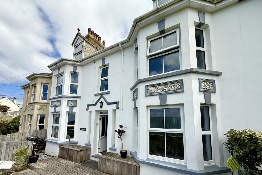 5-bed house on Strand House, Treknow, PL34, £585,000