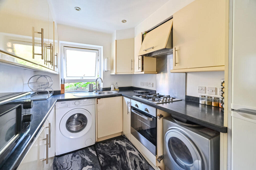 Apartment in London, St. George in the East, Shadwell - More
