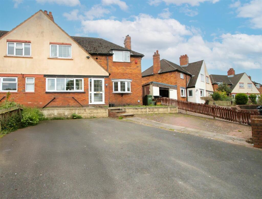 3-bed house on Pickrell Road, Bilston, £230,000