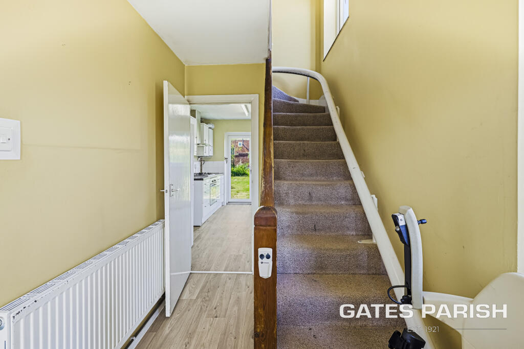 Huntsmans Drive, Upminster, RM14 photo 3