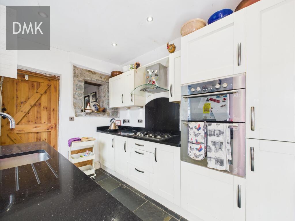 House in Tondu, Ynysawdre - More