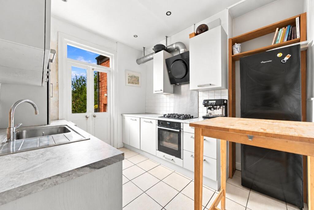 Apartment in London - More