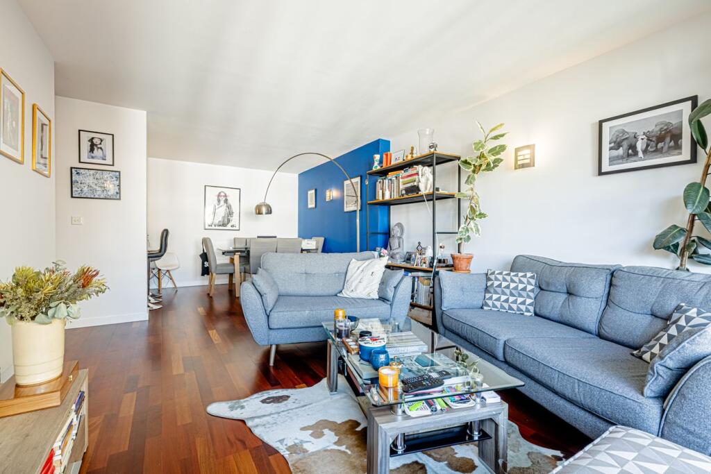 Apartment in London - More