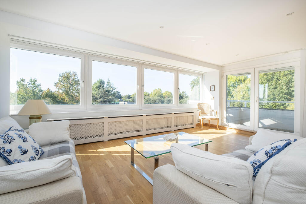 2-bed flat on Somerset Road, London, SW19, £800,000
