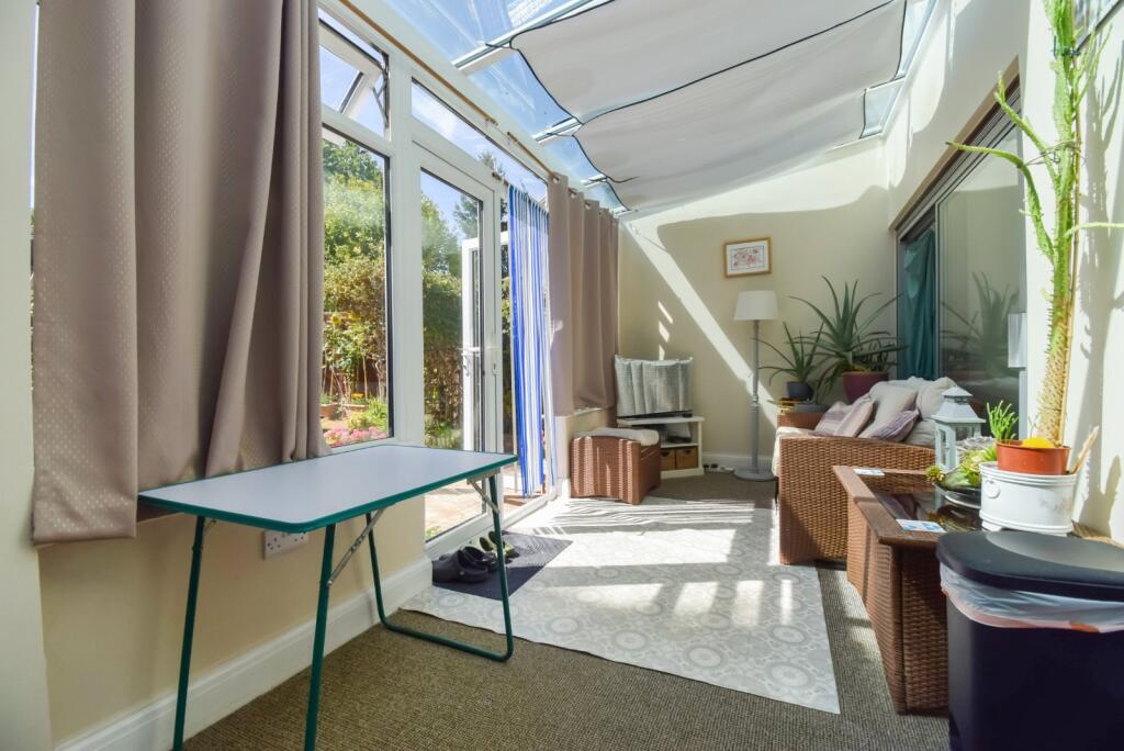 House in Slough, Burnham - More