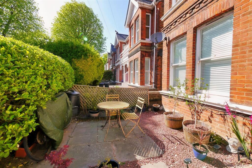 Apartment in Worthing, West Worthing - View 3
