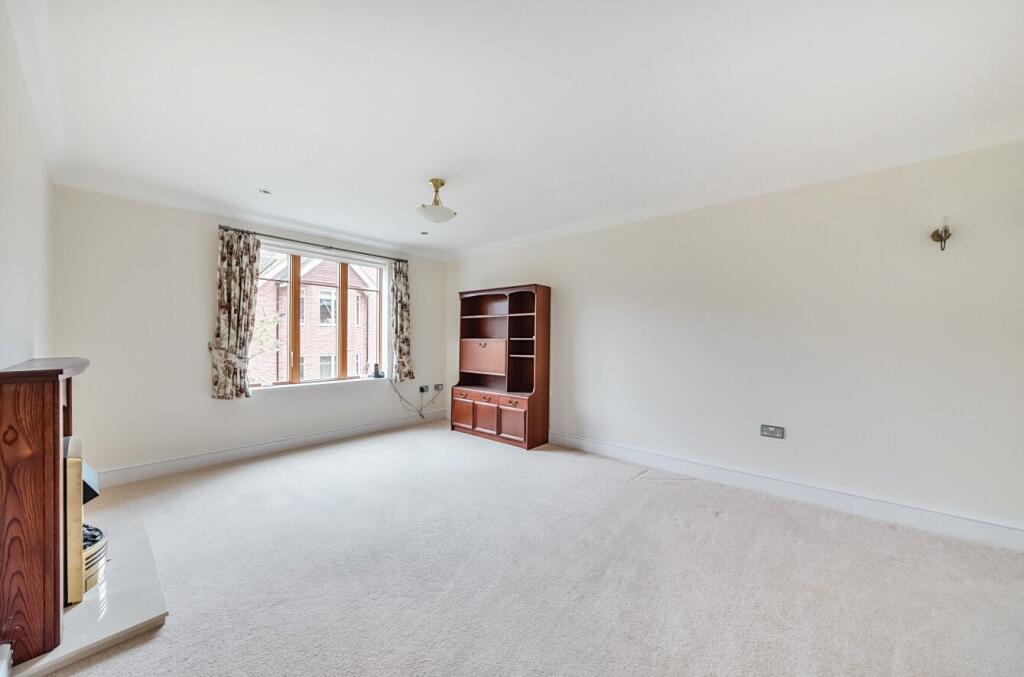 Apartment in Southampton - View 4