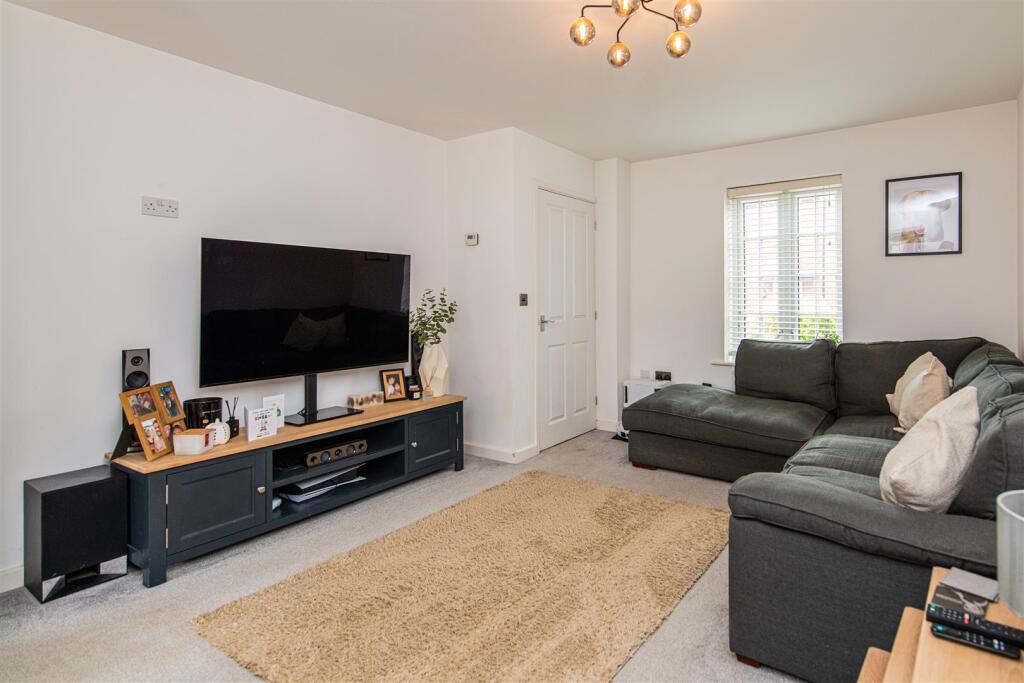House in Grange Park, Wootton Fields, Wootton - View 2