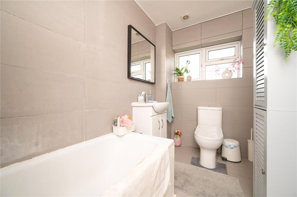 Apartment in St Albans, Sandridge - View 5