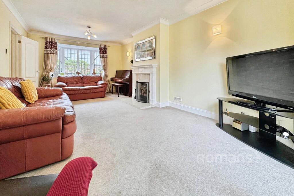 House in Sandhurst - More