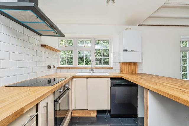 Apartment in Guildford - View 3