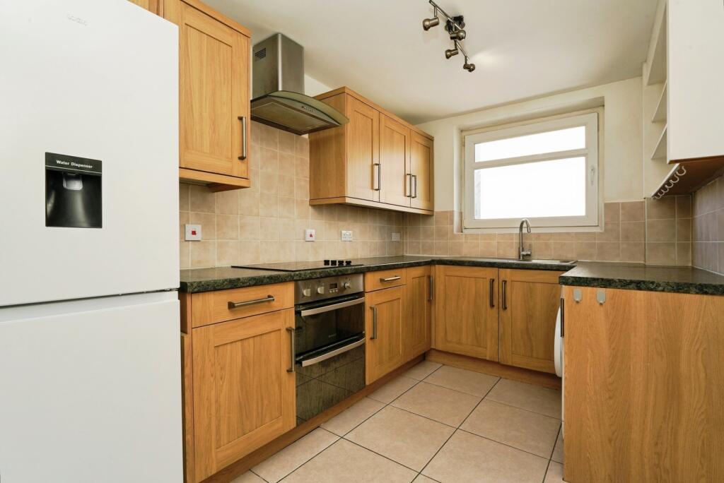 Pittville Circus Road, Cheltenham, Gloucestershire, GL52 photo 4