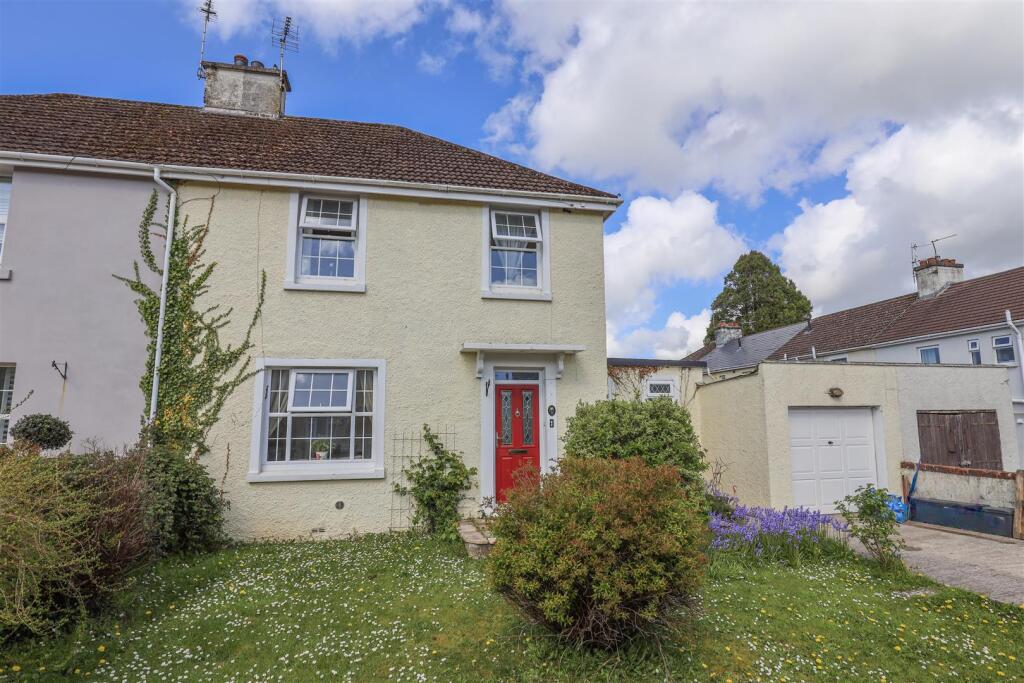 Main image of property: 36 Borough Close, Cowbridge, Vale Of Glamorgan, CF71 7BN