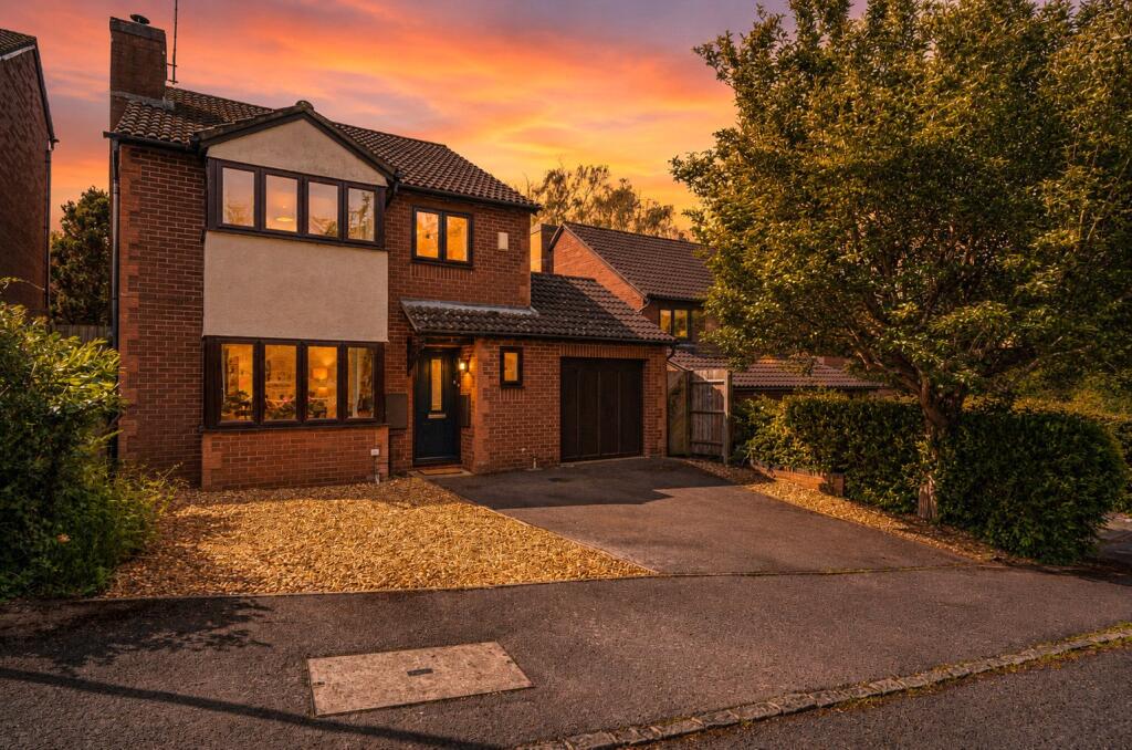 Main image of property: Finch Way, Burghfield Common, Reading, Berkshire, RG7