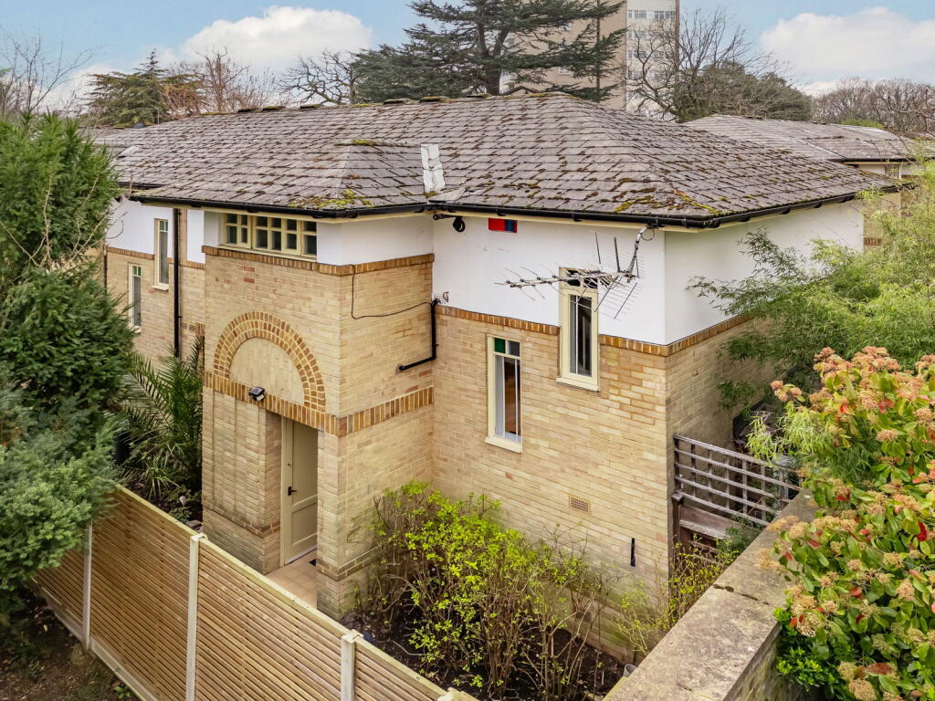 3-bed semi-detached on Oak Park Gardens, London, SW19 6AR, £925,000