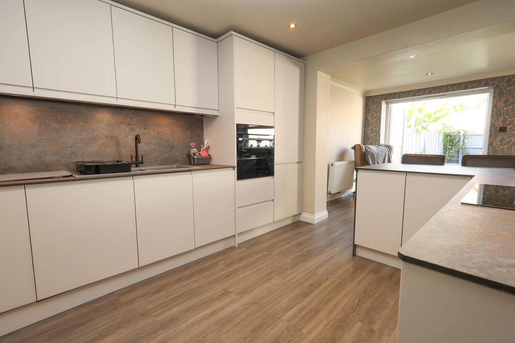 Shelley Avenue, Clevedon photo 5