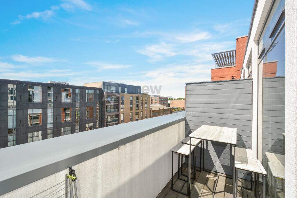 Apartment in London - View 5