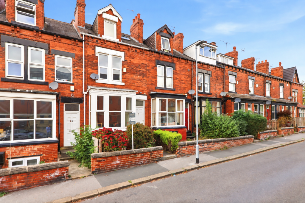 Main image of property: Bentley Lane, Meanwood, Leeds, LS6 4AJ