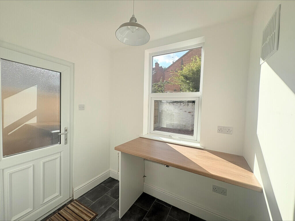 House in Nottingham - View 5