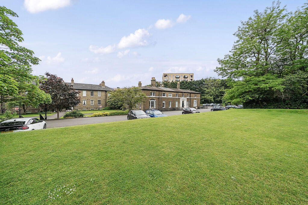 Apartment in London, Shooters Hill - More