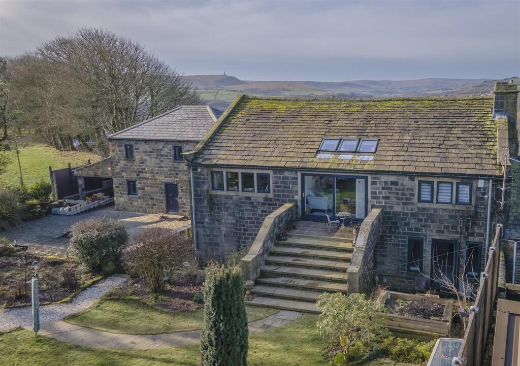4-bed house on The Coach House, Boston Hill, Old Town,Hebden Bridge, HX7 8SS, £695,000