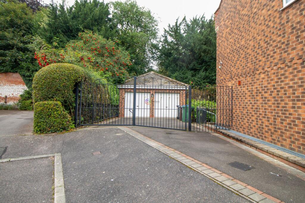 House in Sheffield - View 4