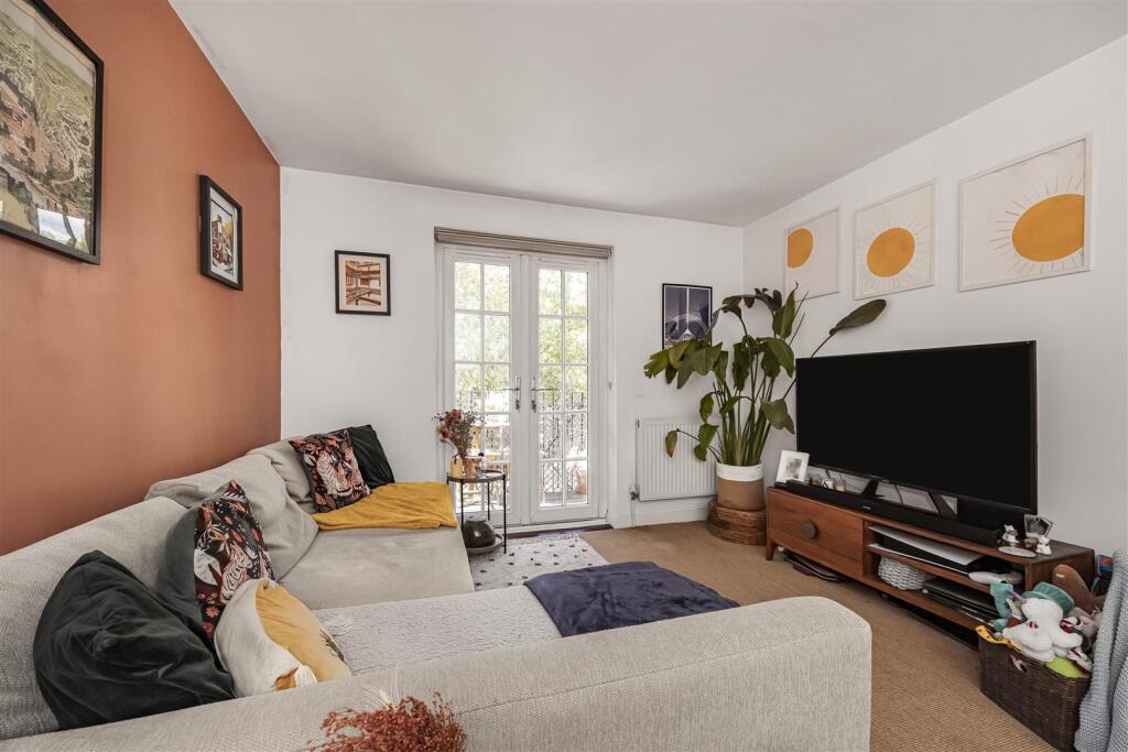 Apartment in London - View 5