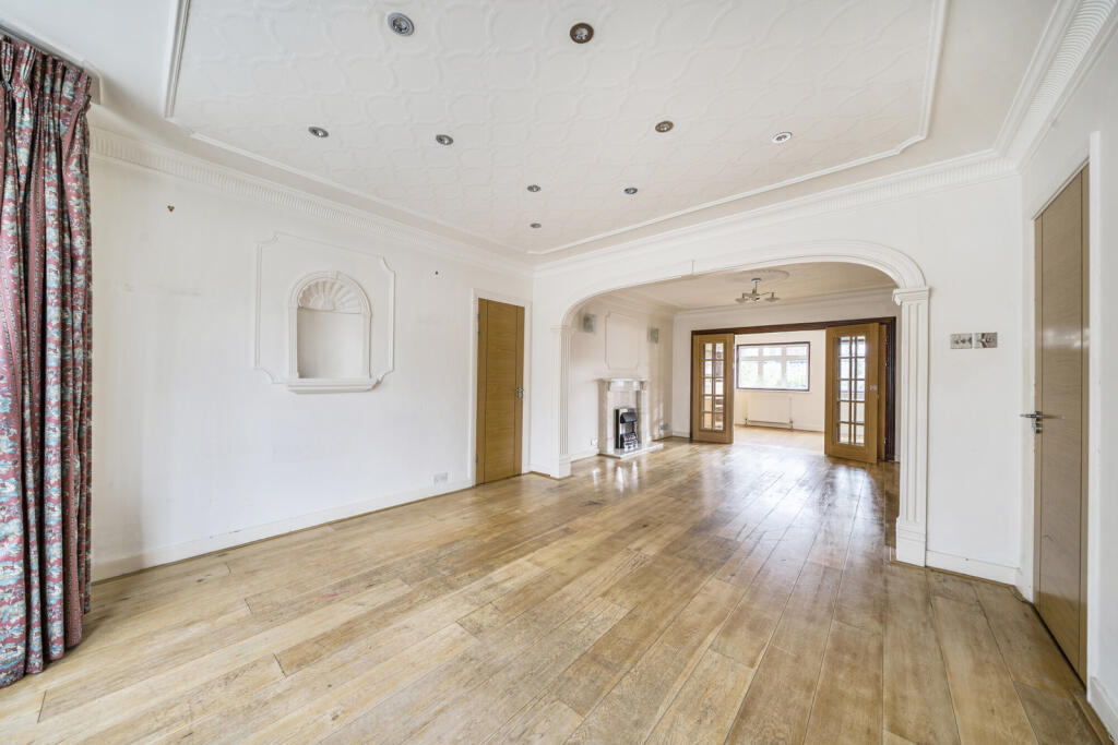 Cedar Drive, Pinner photo 2