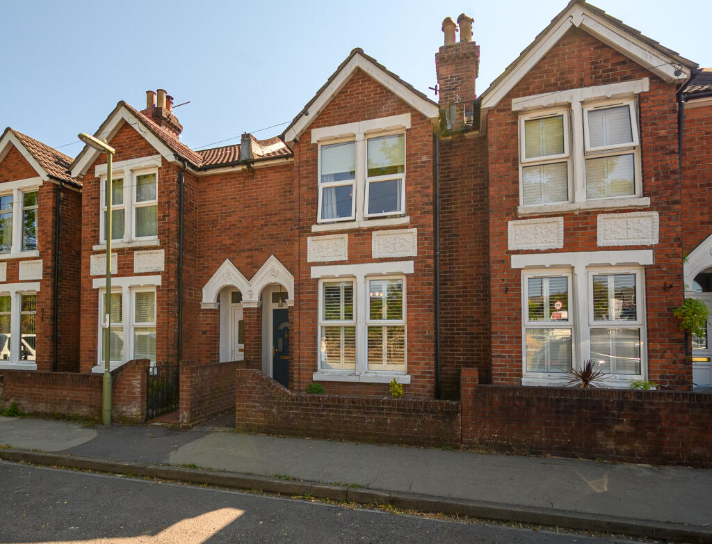Main image of property: Dutton Lane, Eastleigh, SO50