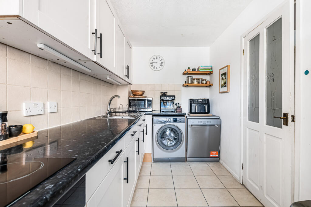Apartment in London - View 5