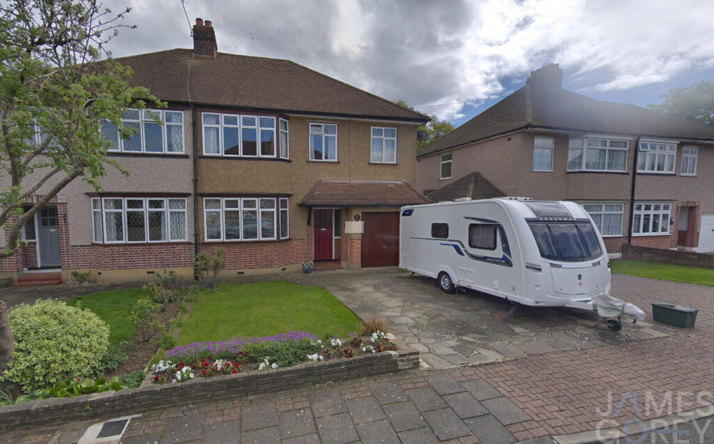4-bed semi-detached on Charter Drive, Bexley, DA5 3PX, £700,000