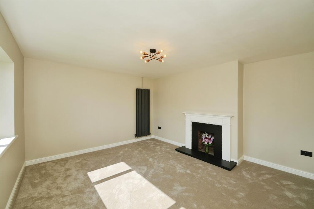 House in Newport - View 5