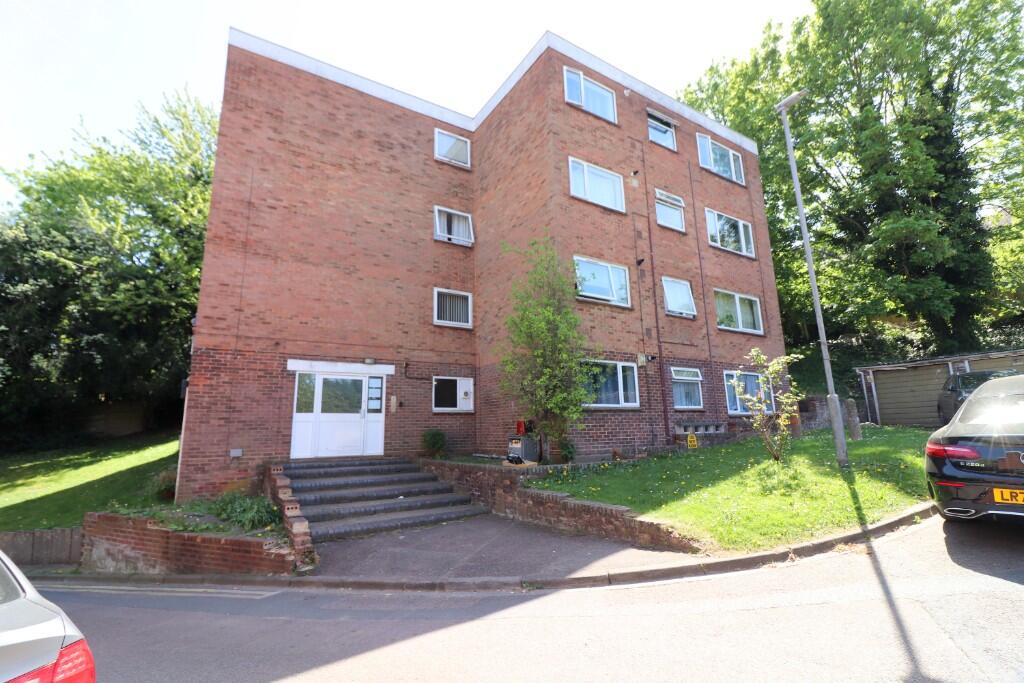 Main image of property: Bonnick Close, Luton, Bedfordshire, LU1 5HE
