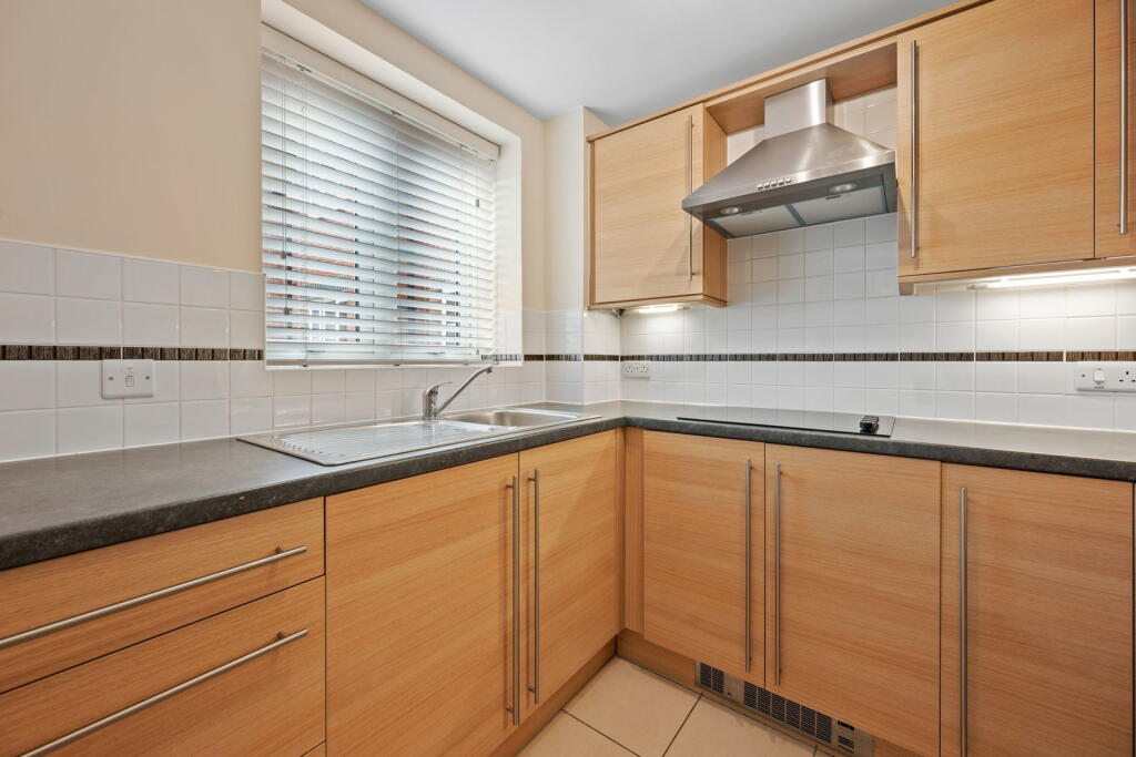 Apartment in Kettering, North Northamptonshire - More