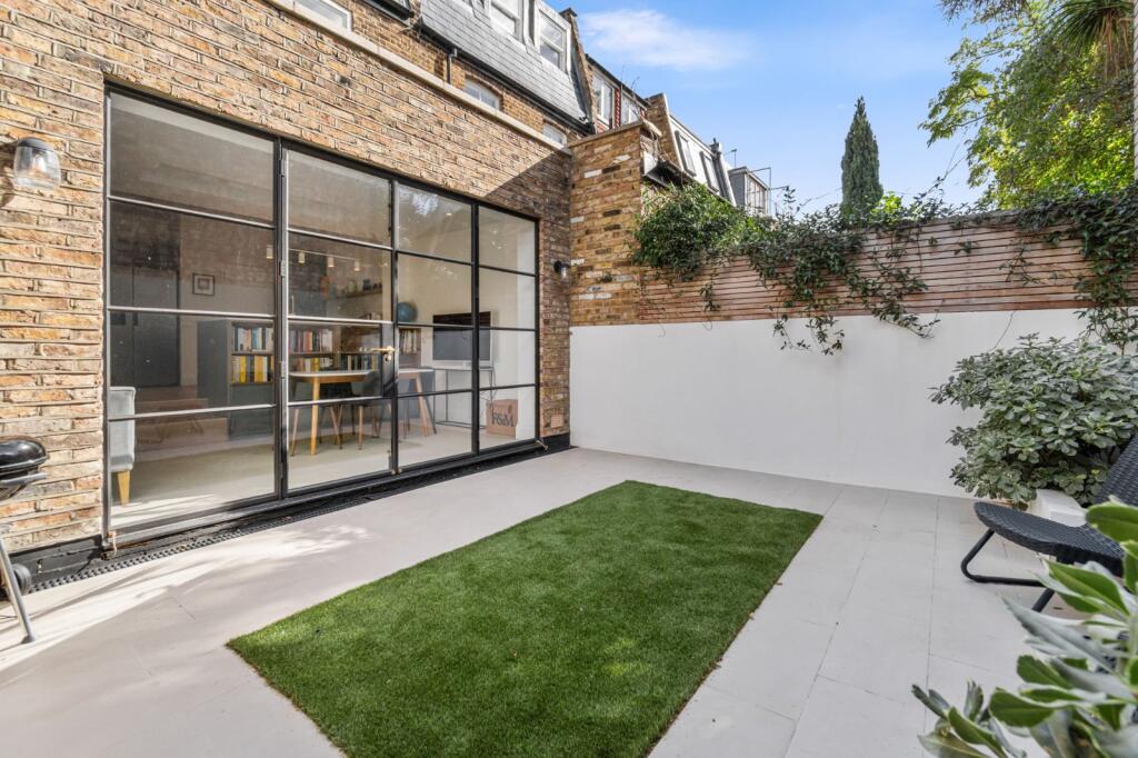 House in London, Hammersmith - More