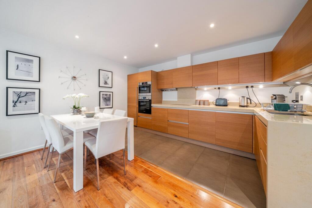 Apartment in London - View 5