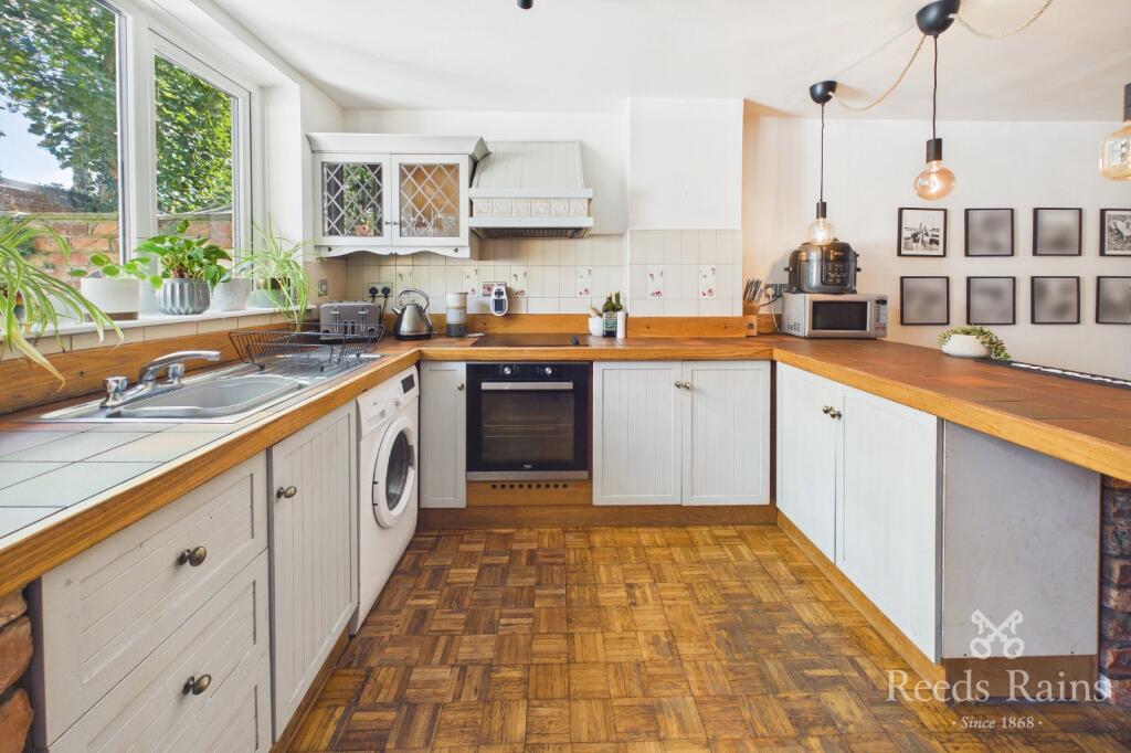 House in Stockport, Heaton Chapel - View 5