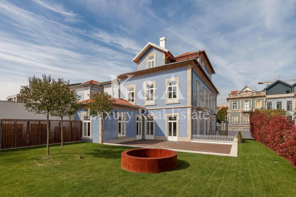 Main image of property: Oporto, Oporto