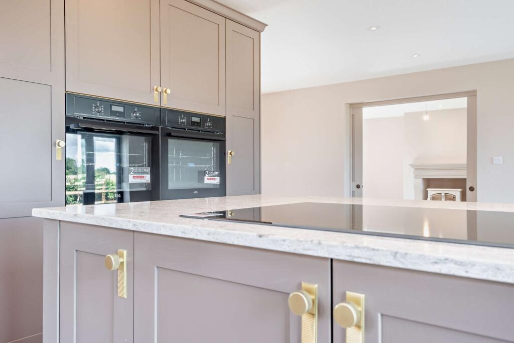 7 Ashmore Grove, Gobowen, Oswestry, Shropshire photo 2