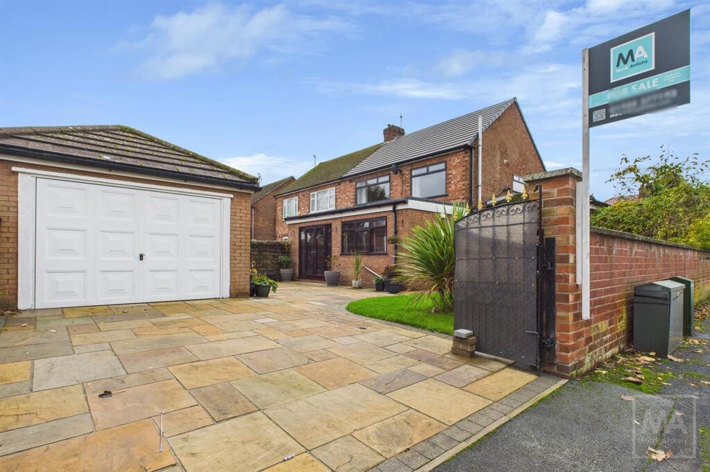 4-bed semi-detached on Elm Road, Penketh, WA5, £350,000