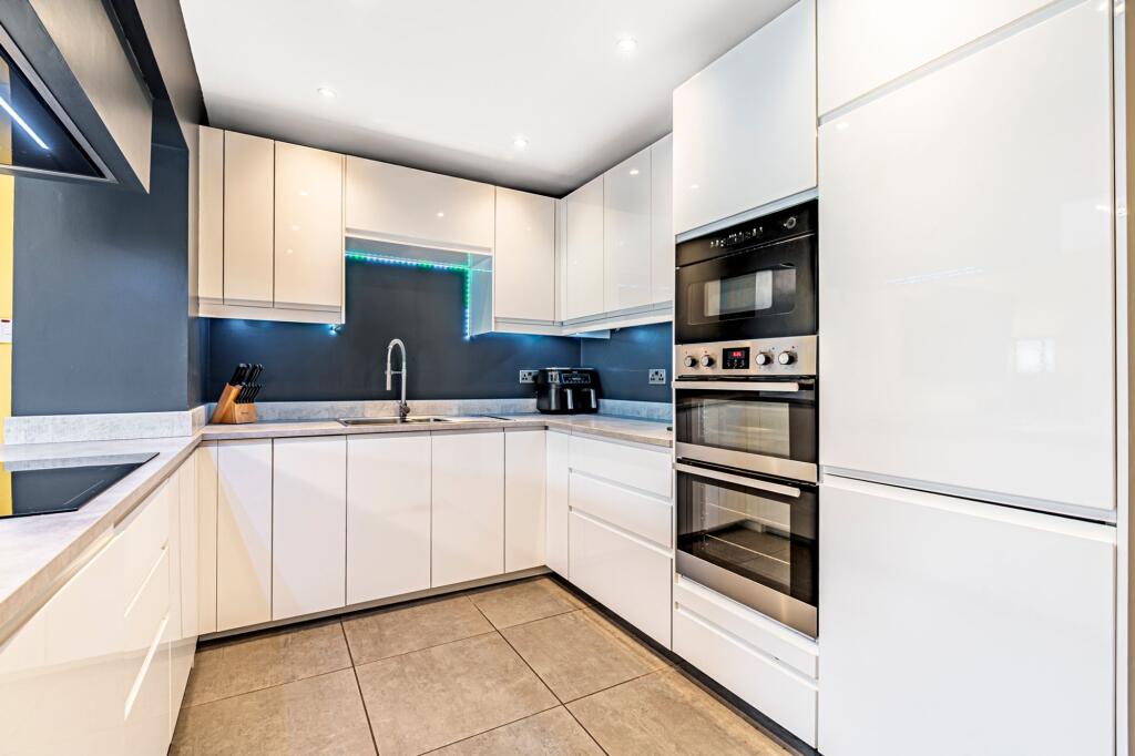 House in Tonteg, Llantwit Fardre - View 5