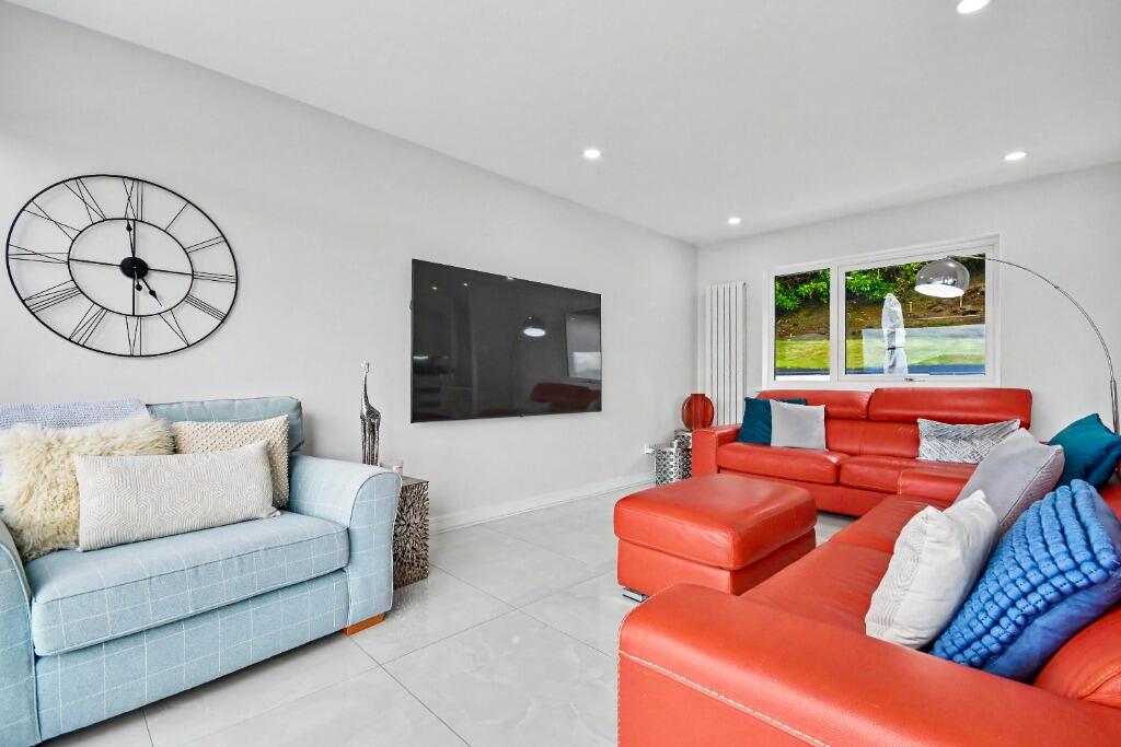 House in Paisley, Inverclyde - View 4