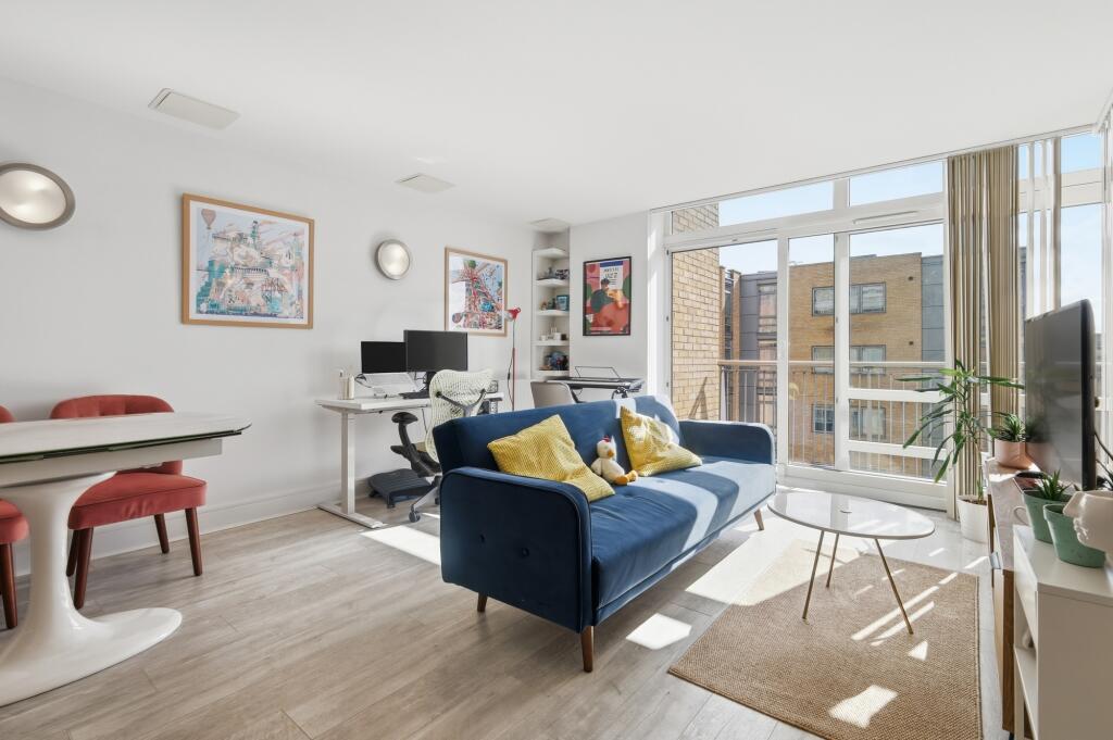 Main image of property: Constable House, Canary Wharf, E14