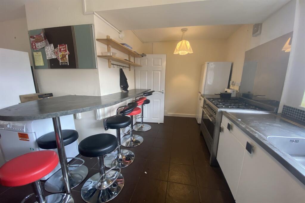1 bedroom house share for rent