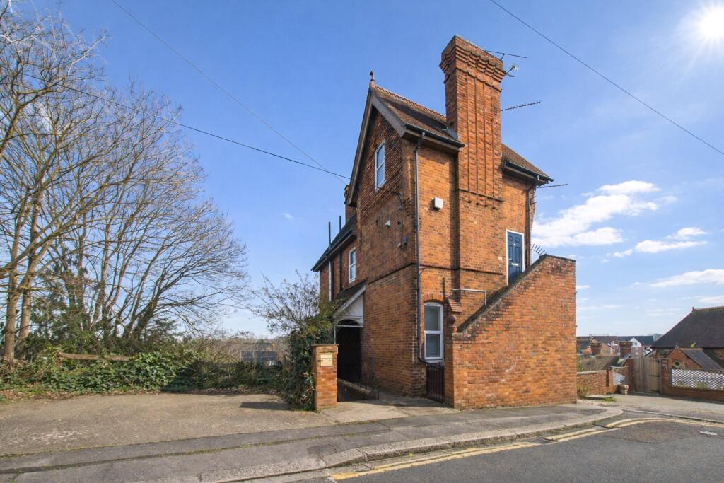 Main image of property: Dover Street, Reading, Berkshire, RG1