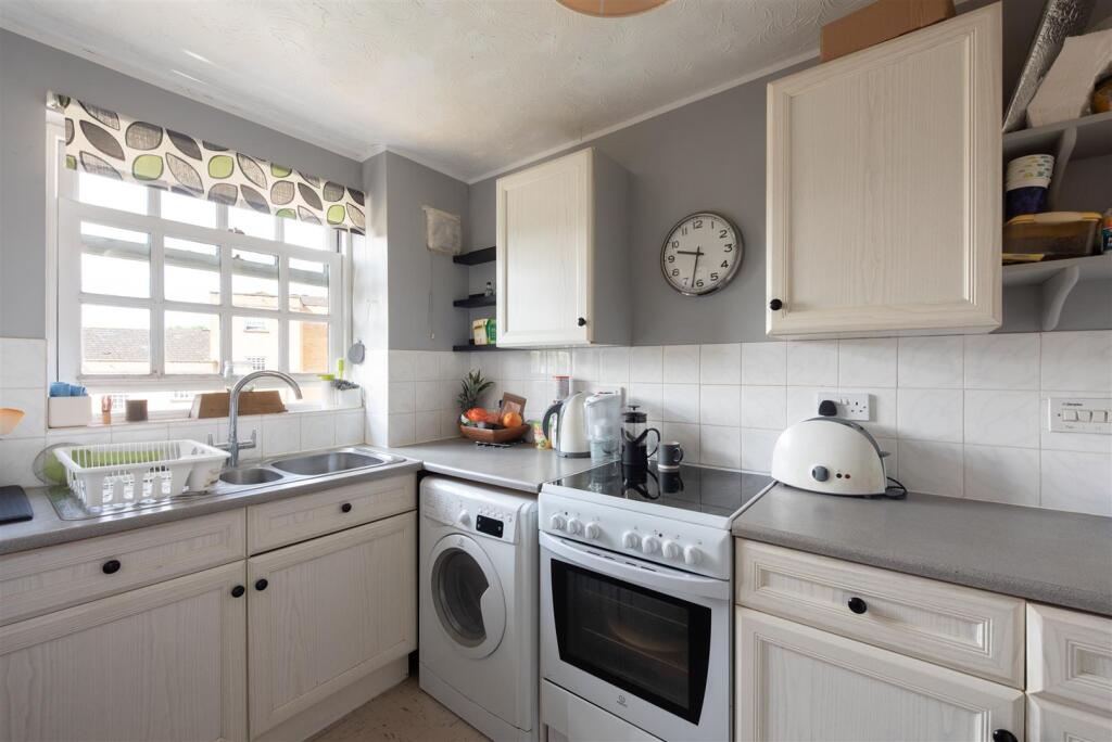 Apartment in London - View 5