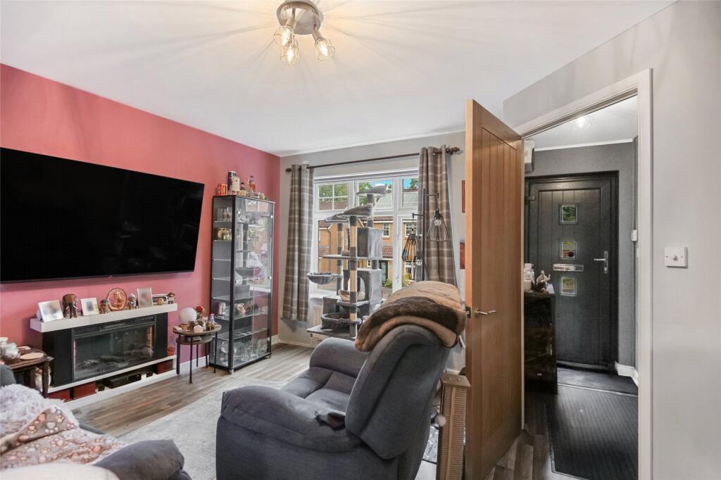 House in Viewpark, Highcross, Old Monkland - View 2