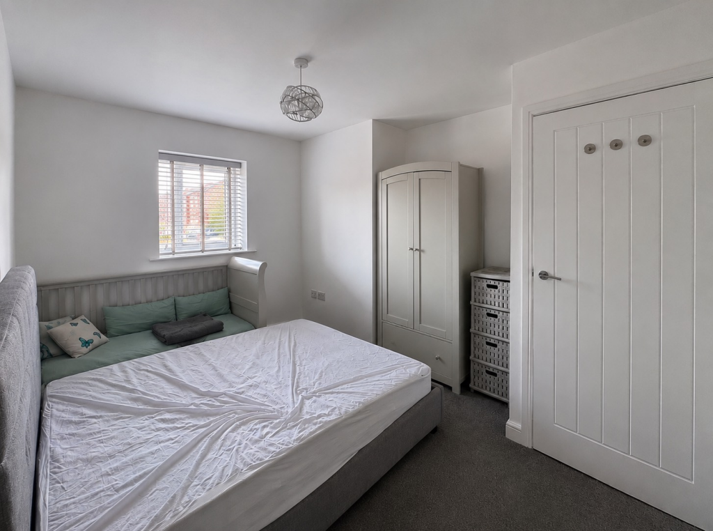 Apartment in Wakefield - View 5