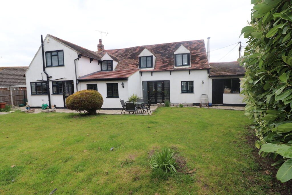 Main image of property: PERRY STREET - BILLERICAY